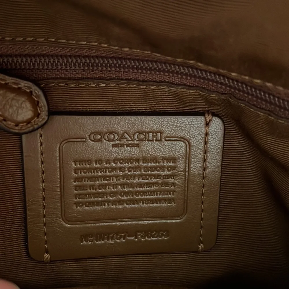 Coach‎ backpack - Picture 4 of 6